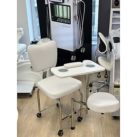 Pedikerska stolica Tendy s pomoćnim tabureom i ladicama