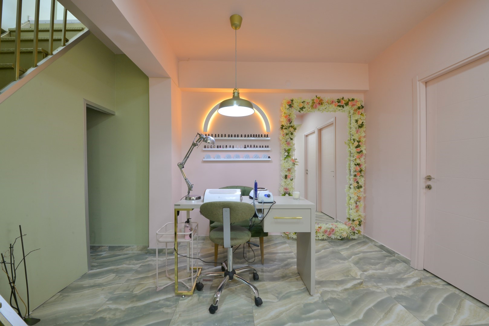 Osnovna profesionalna oprema koju svaki kozmetički salon treba
